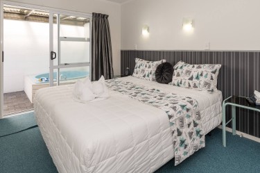 Bedrooms - Unit 2 One Bedroom Unit | Palm Court Rotorua