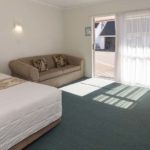 1 Bedroom Unit #5 - Bedroom/lounge